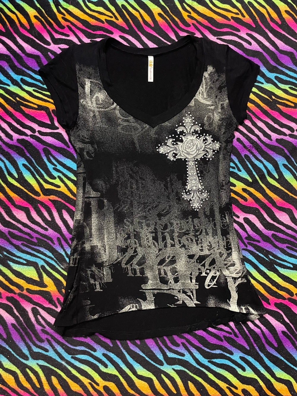 Ocasion Affliction Cross Tee Gothic Y2K emo grunge Angel Wings V Neck Top